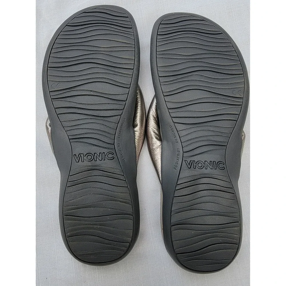 Vionic Orthaheel Metallic Silver Thong Sandals Hammered Medallion Flip Flops 10
